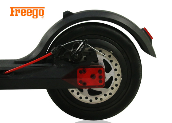 Hitam Adorable Electric Jurus Scooter Untuk Remaja 13-30km Range Per Charge