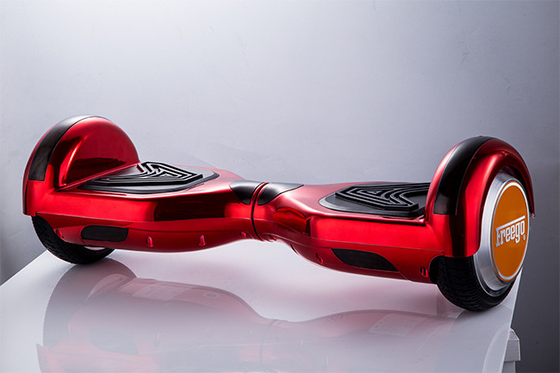 6.5 &quot;Roda Merah Self Balancing Electric Hoverboard Dengan Lampu Led 8km / H Kecepatan Maks