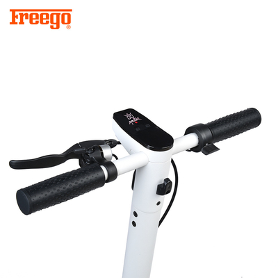 350W Trip Pendek Portable Electric Scooter Foot Dengan Tampilan LED Rem Tangan